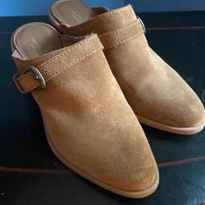 American Eagle mules. Size 6